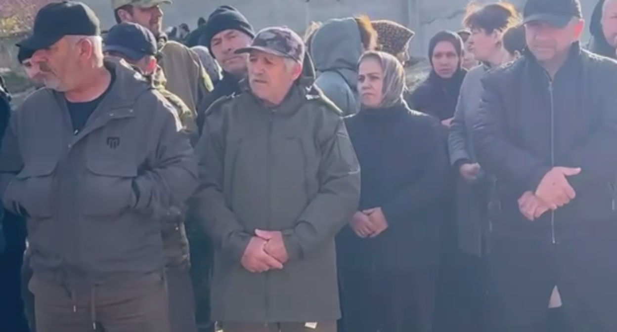 Residents of the Gazoraspredelitel village in Makhachkala appealed to the mayor of Makhachkala and the head of Dagestan to remove obstructions in the riverbed. Photo: Chernovik 2.0 / Telegram channel Residents of the Gazoraspredelitel village in Makhachkala appealed to the mayor of Makhachkala and the head of Dagestan to remove obstructions in the riverbed. Photo: Chernovik 2.0 / Telegram channel