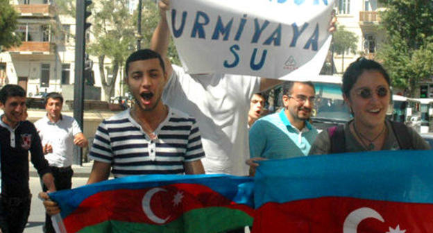 Baku, September 2, 2011. A protest action in front of the Iranian Embassy with a demand to save Lake Urmia from ecological catastrophe. Photo by the IA "Turan"