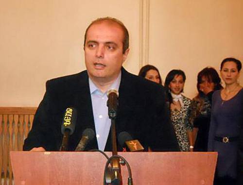 Levon Barsegyan, Chairman of the Gyumti-based "Asparez" Club Journalists' Club, speaks on the Day of Freedom of Expression in Gyumri, March 25, 2011. Photo: armregions.am