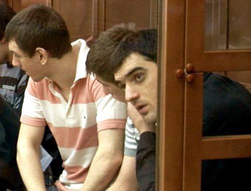 Aslan Cherkesov (right) in the prisoner's dock at the Moscow City Court, 2011. Photo: www.mos-gorsud.ru