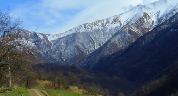 Near Veduchi village in the mountains of Chechnya. Photo by Mohmad Ulbi, http://u1ver.livejournal.com