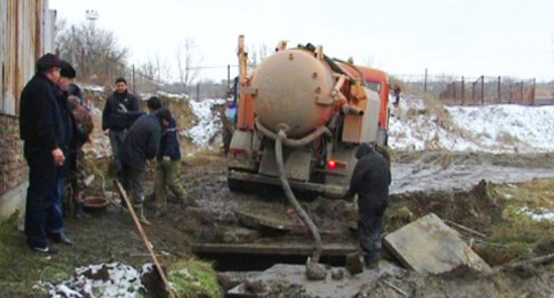 Chechnya, Grozny, January 23, 2012: liquidation of a water mains accident in the Staropromyslovsky District. Photo: http://mgkhs.ru