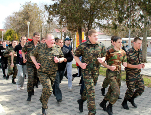 Participants of the "Russian jogging" in Anapa, April 8, 2012. Photo by Andrei Koshik for the "Caucasian Knot"