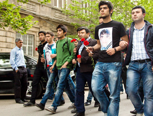 Youth activists on the march from Cinema "Nizami" to the building of the ASOA (Azerbaizani State Oil Academy), Baku, April 30, 2012. Photo by Aziz Karimov for the "Caucasian Knot"