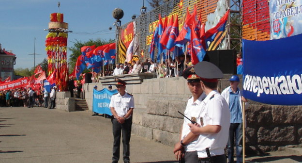 Police during May Day marches in Volgograd, May 1, 2012. Photo by Tatyana Filimonova for the "Caucasian Knot"