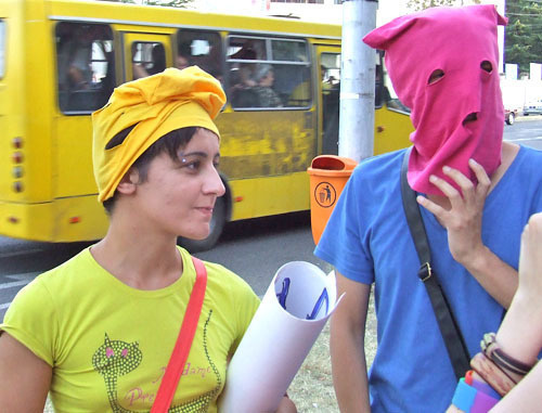 Participants of support and solidarity action with the punk band "Pussy Riot" in Tbilisi, August 16, 2012. Photo by Edita Badasyan for the "Caucasian Knot"