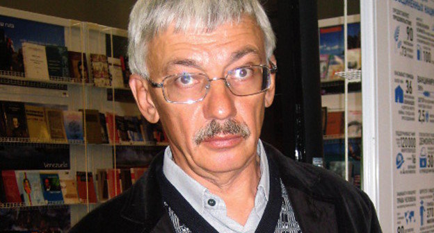 Oleg Orlov at the booth "Human Rights" at the 25th Moscow International Book Fair; September 6, 2012. Photo by Oleg Krasnov for the "Caucasian Knot"