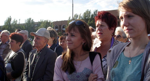 Participants of the rally against rise of utility tariffs and liquidation of marketplaces; Volgograd Region, Volzhskiy, September 9, 2012. Photo by Tatiana Filimonova for the "Caucasian Knot"