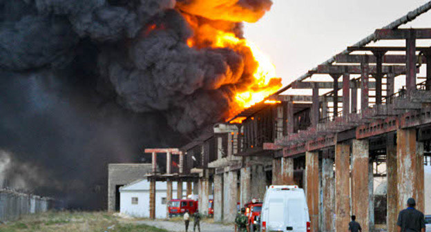 Fire at a factory in Sumgait, Azerbaijan, September 17, 2012. Photo by Aziz Karimov for the "Caucasian Knot"