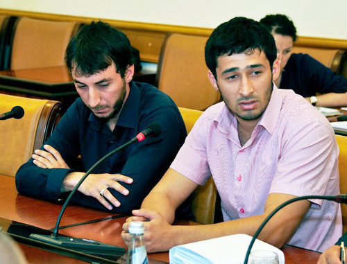 Adam Akaev and Timursultan Visaitaev waiting for the decision of the Adaptation Commission; Makhachkala, September 26, 2012. Photo by Sergei Rasulov