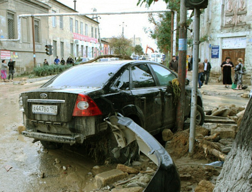 After flood in Derbent, Dagestan, October 10, 2012. Courtesy of the press service of the Urban District "Derbent City", http://www.derbent.ru