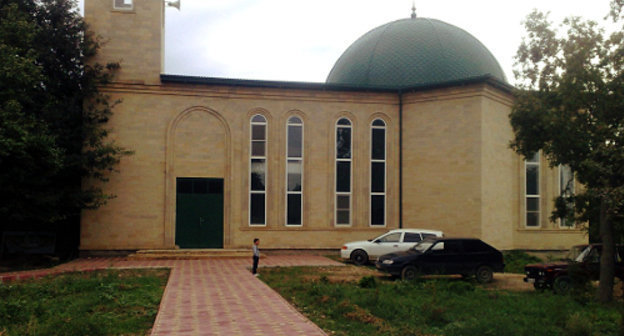 The mosque of Novokayakent, Kayakent district, Dagestan. Photo from http://vk.com/nkayakent