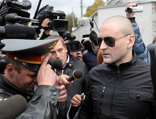 
Sergey Udaltsov outside the Investigatory Committee in Moscow. Photo by Anton Tushin/Ridus.ru
