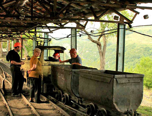 Miners of Chiatura, Georgia. Photo by Aleksey Muhranoff, http://commons.wikimedia.org