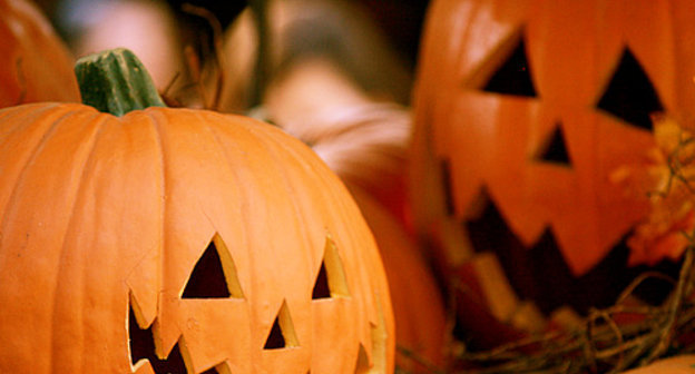 Jack o' lanterns. Photo by Andy Castro, http://www.flickr.com/photos/andycastro