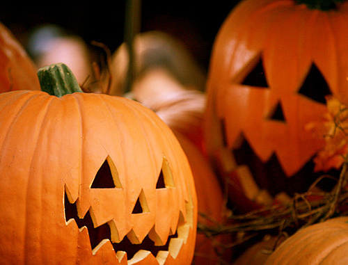 Jack o' lanterns. Photo by Andy Castro, http://www.flickr.com/photos/andycastro