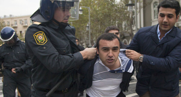 Azerbaijan, Baku, November 17, 2012: police detains participants of the protest action in in Fountain Square. Photo by Aziz Karimov for the "Caucasian Knot"