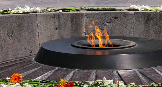 The memorial in Tsitsernakaberd, Yerevan. Photo by Richard Tanton, http://www.flickr.com/photos/tantonr/8568063533 