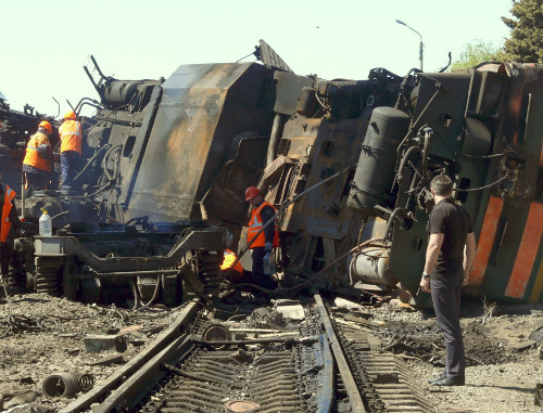 Liquidation of train derailment at Belaya Kalitva Station in the Rostov Region; May 9, 2013. Courtesy of the press service of the Ministry for Emergencies, mchs.gov.ru