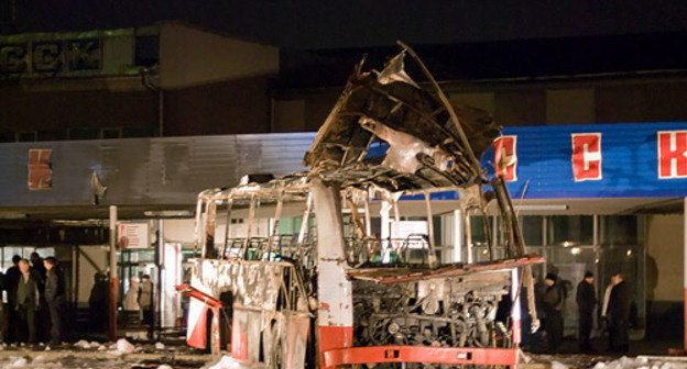 Exploded passenger bus "Pyatigorsk-Stavropol" in the bus station of Nevinnomyssk; December 9, 2007. Courtesy of www.NevinkaOnline.RU