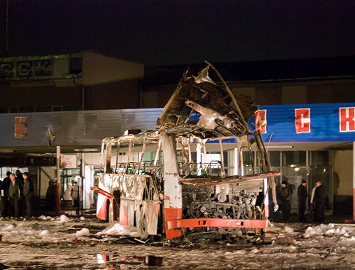 Exploded passenger bus "Pyatigorsk-Stavropol" in the bus station of Nevinnomyssk; December 9, 2007. Courtesy of www.NevinkaOnline.RU