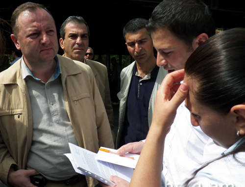 "Armavia" employees hold protest action demanding to pay wage arrears. Yerevan, May 29, 2013. Photo from hetq.am