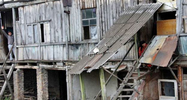 House in Tskhinvali where  refugees from Georgia live. Photo by Andrel Babitski (RFE/RL)