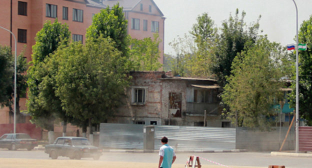 Nazran. Demolition old homes. 2012. http://rusing.livejournal.com/