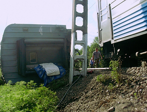 Train "Novosibirsk-Adler" crash. Krasnodar Territory, Krylovsky region, July 7, 2013. Photo by the press-cutting service of EMERCOM of Russia, http://www.mchs.gov.ru/