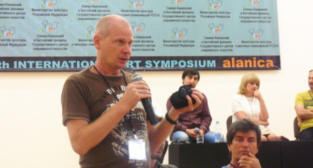 International Arts Symposium "Alanika". North Ossetia, Vladikavkaz, August 22, 2012. Photo: http://mkrso-a.ru/