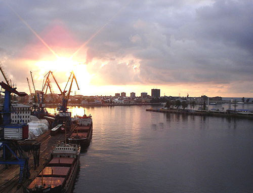 Port of Batumi, Georgia. Photo: Robert Wielgorski a.k.a. Barry Kent, http://ru.wikipedia.org/