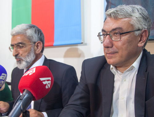 Leader of Classical Popular Front Party Mirmakhmud Miralioglu and the head of the executive organs of The National Council of Democratic Forces in Baku, August 12, 2013. Photo by Aziz Karimov for the "Caucasian Knot"