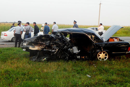 At the spot of the road accident that killed the Senator from the Kabardino-Balkarian Republic. KBR, July 14, 2013. Photo courtesy of Road Inspection Service and investigator from the Baksan city