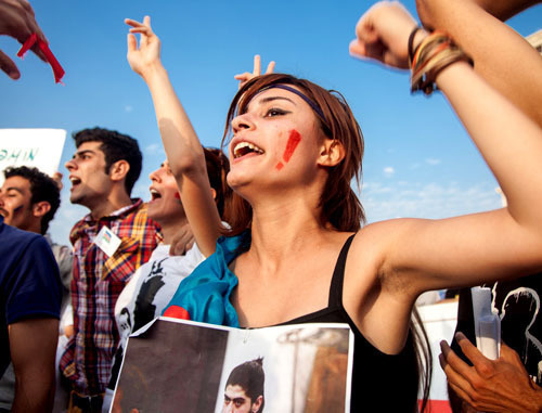 Participants of the rally demanding to hold presidential elections in democratic environment. Baku, August 18, 2013. Photo by Aziz Karimov for the “Caucasian Knot”. 