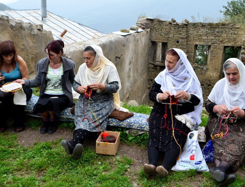 Participants of ‘52/52’ trip together with Kubachi villagers. August 18, 2013. Photo by Plamen Pleyev