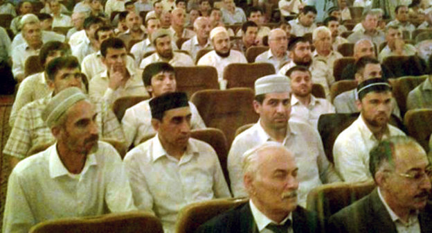 Participants of "Relay of Peace and Brotherhood" Forum. Makhachkala, August 20, 2013. Photo by Timur Gazdarov for the ‘Caucasian Knot’. 