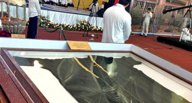 Exhibition of relics of Prophet Muhammad in the Ali Aliev Sports Palace. Makhachkala, August 26, 2013. Photo by Makhach Akhmedov for the "Caucasian Knot"