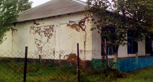 School building in Terechnoe village. Dagestan, Khasavyurt District. September 5, 2013. Photo by villager Lyuba Basharova.  