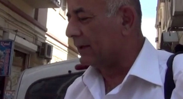 Advocate Ramiz Mamedov near the Baku Court of Grave Crimes after the court hearing of case against Hilal Mamedov. September 11, 2013. Shot of a video report by the channel Obyektiv TV