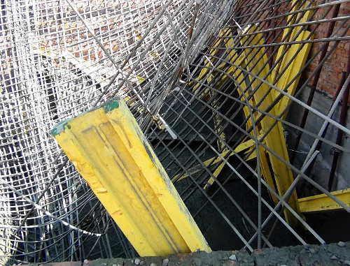 A roof collapse in a sports school building. Village of Nogir in North Ossetia, September 13, 2013. Photo by the press service of the MfE for North Ossetia, http://www.15.mchs.gov.ru/