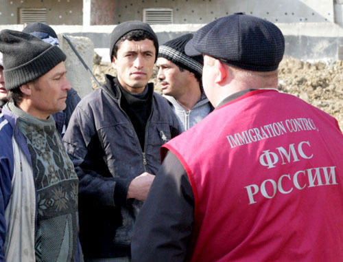 Working migrants. Photo by Russian Federal Migration Department for Krasnodar Territory. 