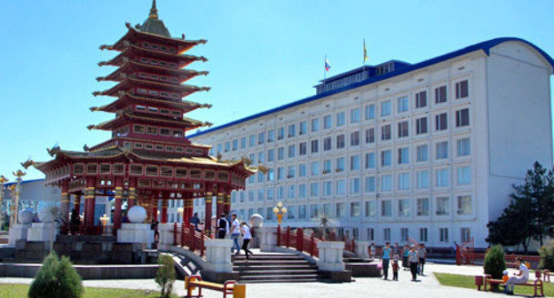 Lenin Square, Elista, Kalmykia. Photo: Rartat, http://ru.wikipedia.org/