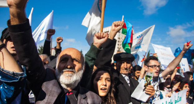 Rally in support for the presidential candidate from the oppositional National Council of Democratic Forces (NCDF) Jamil Gasanli. Baku, September 28, 2013. Photo by Aziz Karimov for the "Caucasian Knot"