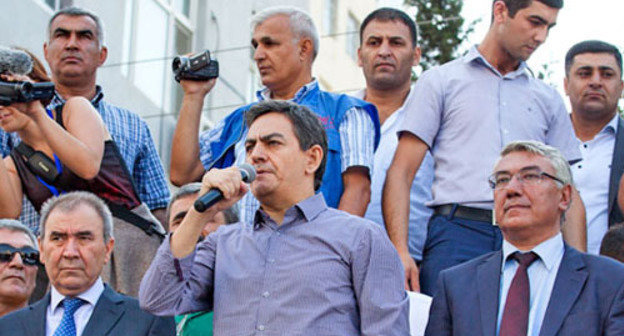 Ali Kerimli speaking at the opposition rally. Baku, September 22, 2013. Photo by Aziz Karimov for the “Caucasian Knot” 