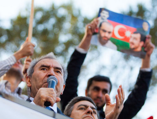 Djamil Gasanli speaking at the rally, Baku, September 28, 2013. Photo by Aziz Karimov for the ‘Caucasian Knot’. 