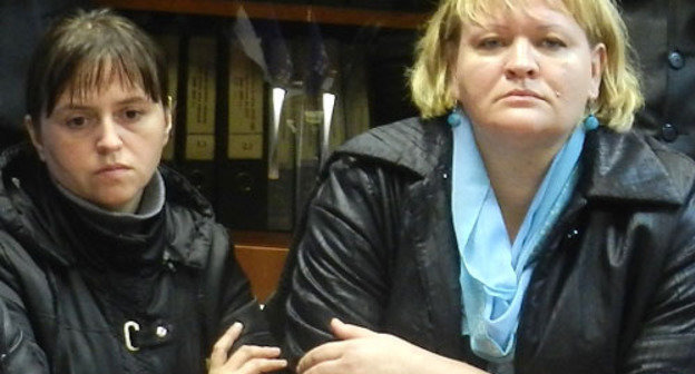 Hunger-strikers Olga Yeschenko (left) and Nadezhda Kireeva. Volgograd, September 25, 2013. Photo by Tatiana Filimonova for the ‘Caucasian Knot’. 