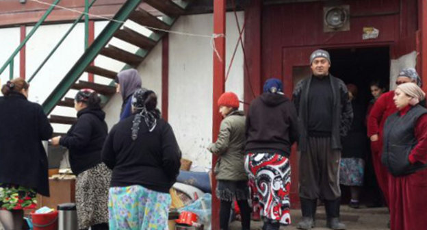 Residents of the temporary accommodation centre (TAC) "Promzhilbaza". Ingushetia, Karabulak, October 7, 2013. Photo courtesy of the residents of the TAC