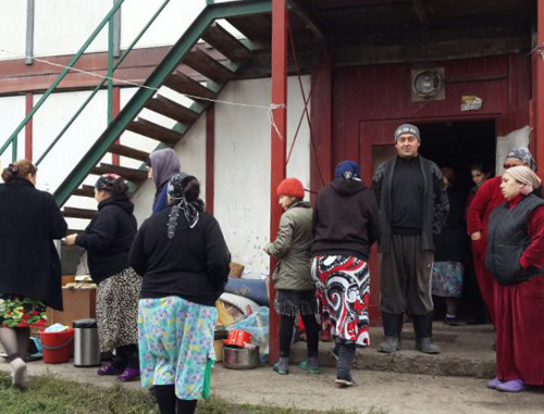 Residents of the temporary accommodation centre (TAC) "Promzhilbaza". Ingushetia, Karabulak, October 7, 2013. Photo courtesy of the residents of the TAC