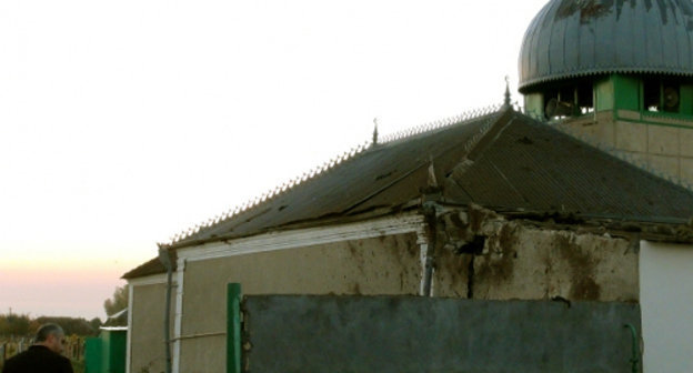 Site of the explosion at a mosque in Dugulubgei village. Kabardino-Balkaria, Baksan District, October 18, 2013. Photo by press service of KBR MIA, 07.mvd.ru 