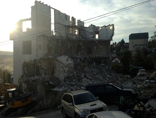 House located on the land plot No. 9 in the garden non-commercial partnership "Poselkovoe", Central District of Sochi, demolished on October 19, 2013. Photo by Anzhela Zilberg